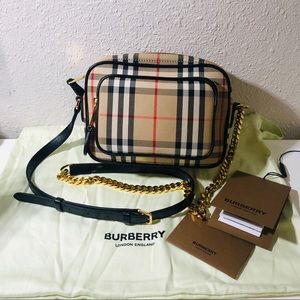 *SOLD* Authentic Burberry 2020 Camera Bag